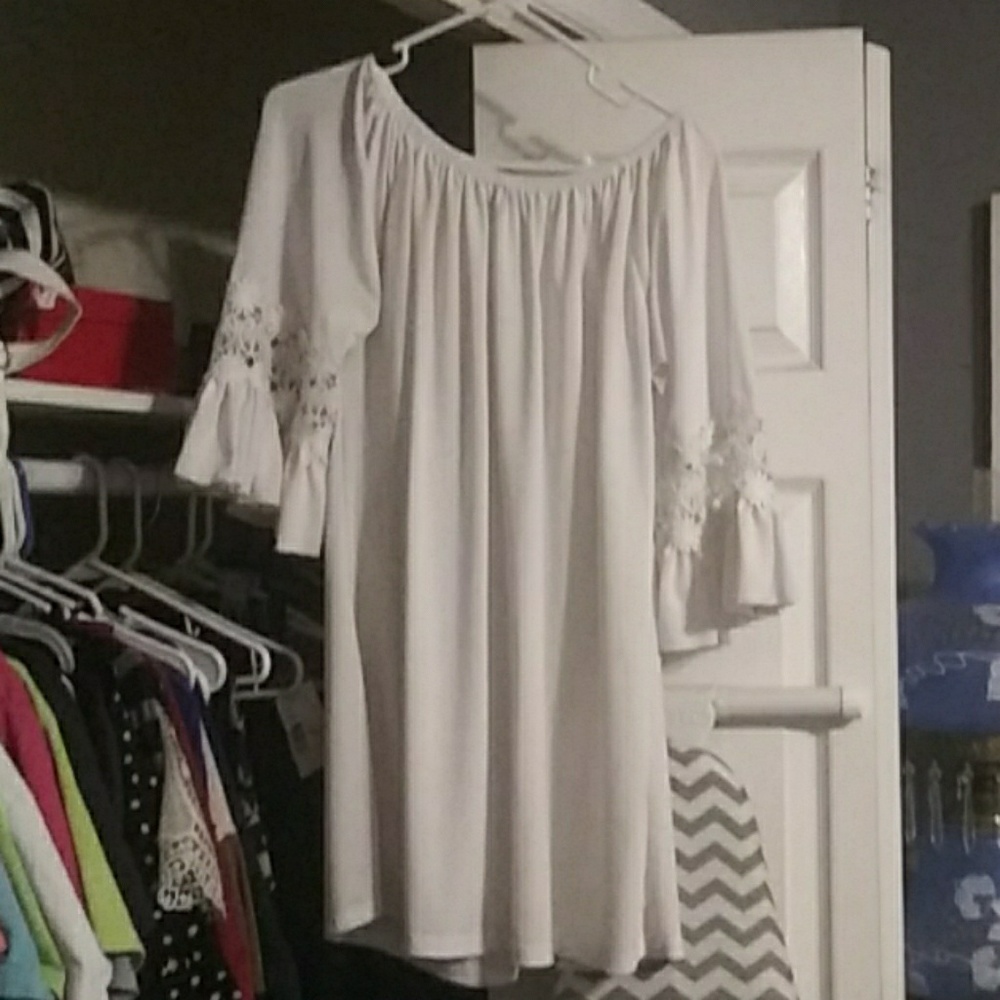 Bell-Sleeved blouse/tunic